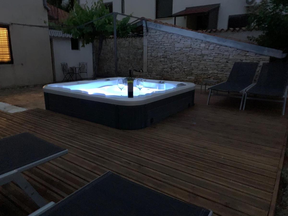 Barre With Jacuzzi