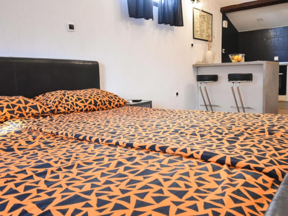 Barre With Jacuzzi Appartement Rovinj