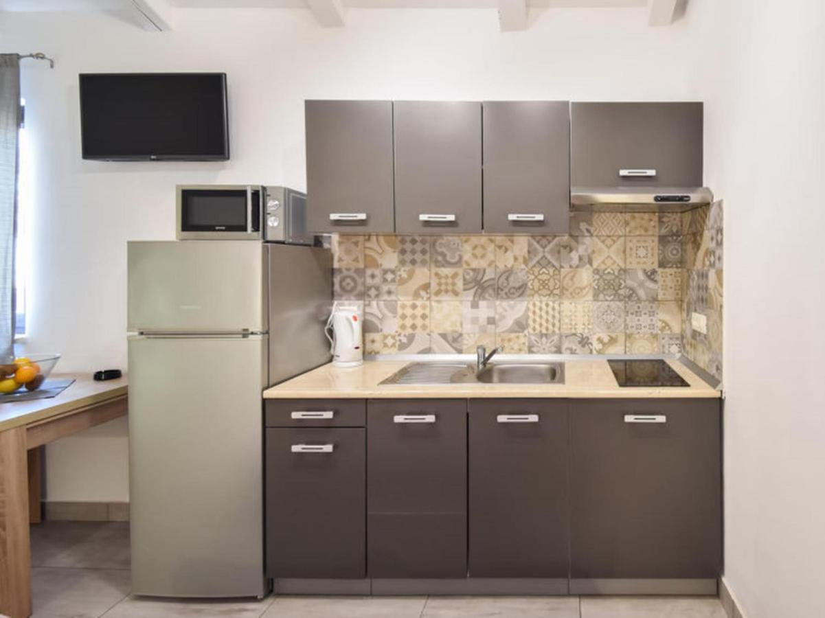 Studios Barre With Jacuzzi Apartment *